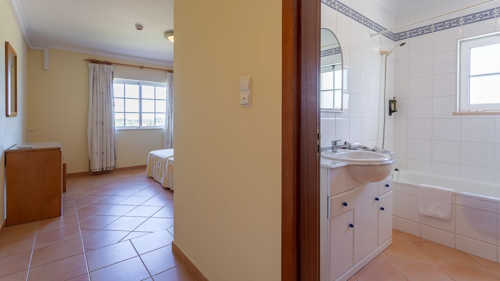 2BDR Duplex W AC & Pool in Portimão by Lovelystay