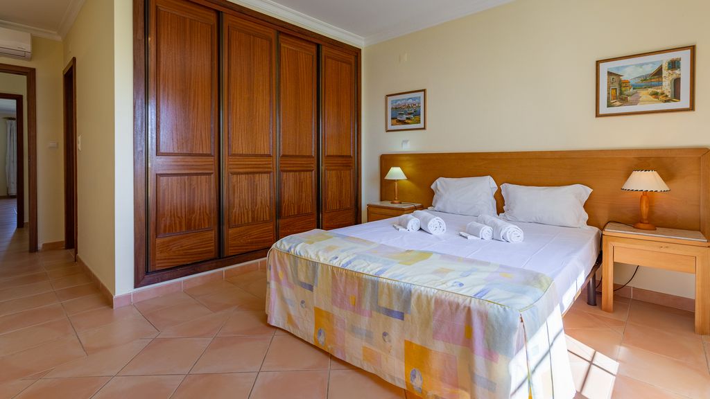 2BDR Duplex W AC & Pool in Portimão by Lovelystay