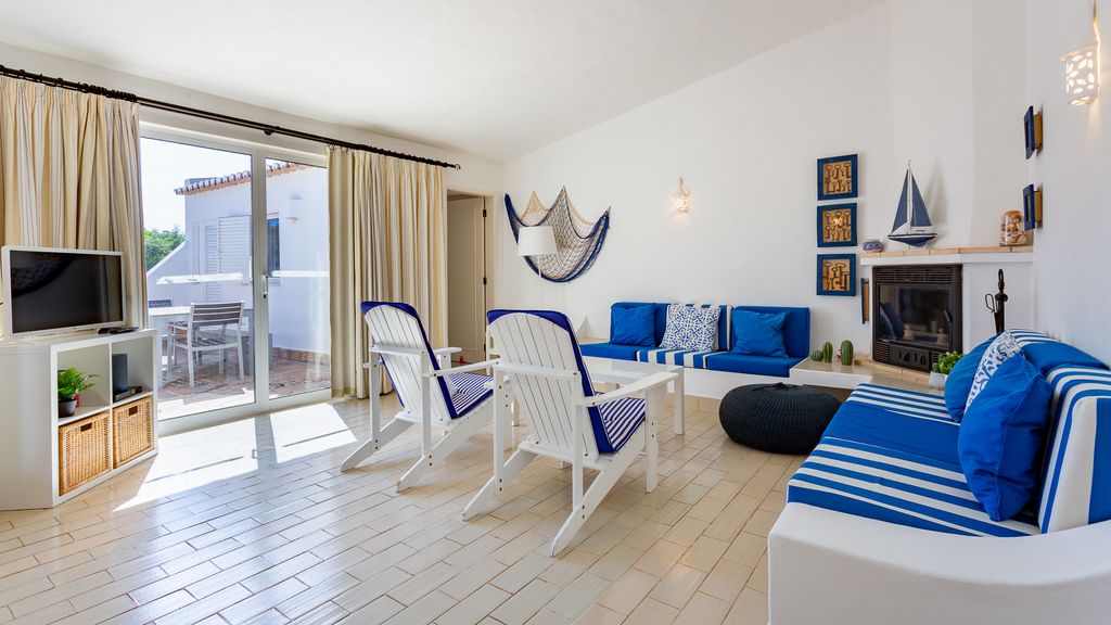 Sea 3BDR House W/ Patio by Lovelystay