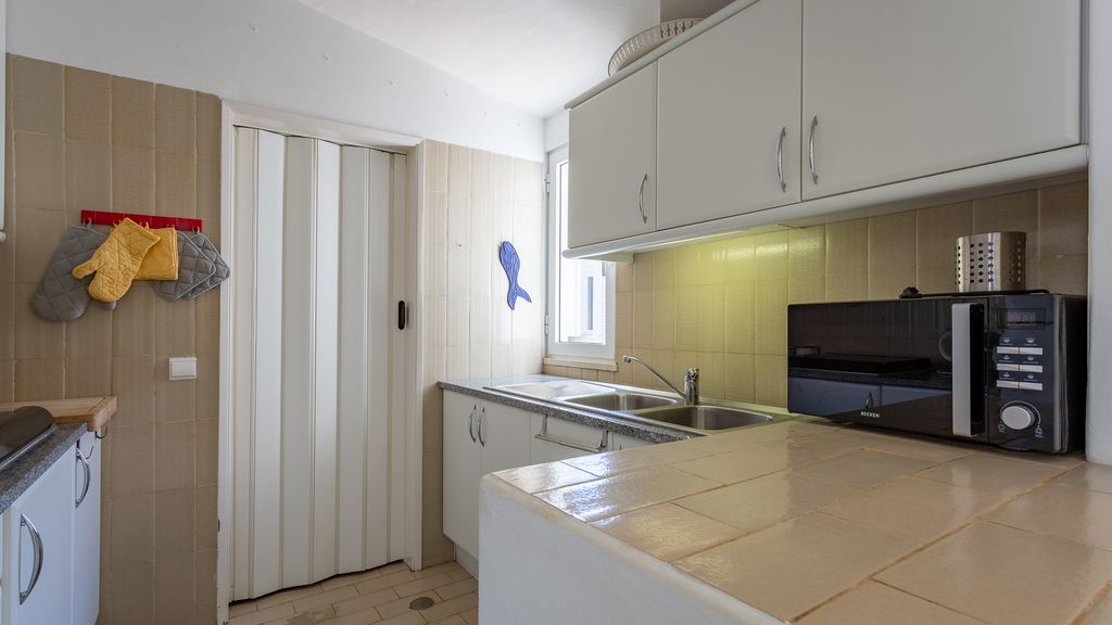 Sea 3BDR House W/ Patio by Lovelystay