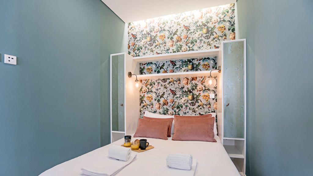Turquoise Flat w/ AC & Balcony by LovelyStay