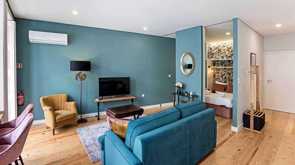 Turquoise Flat w/ AC & Balcony by LovelyStay