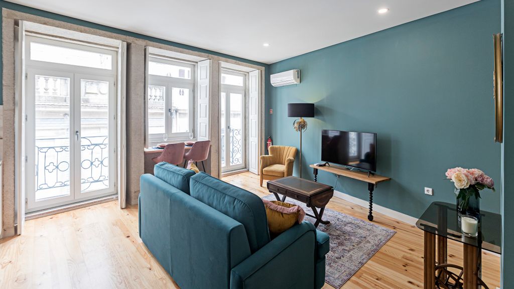 Turquoise Flat w/ AC & Balcony by LovelyStay
