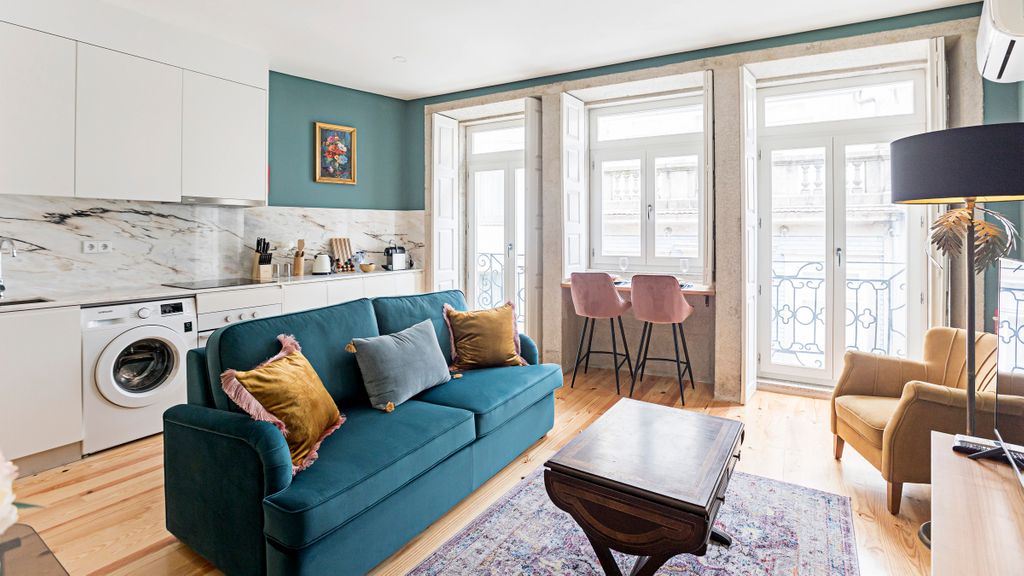 Turquoise Flat w/ AC & Balcony by LovelyStay