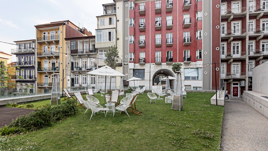 Palácio das Cardosas Studio by LovelyStay
