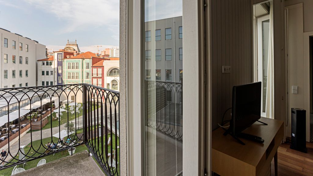 Palácio das Cardosas Studio by LovelyStay