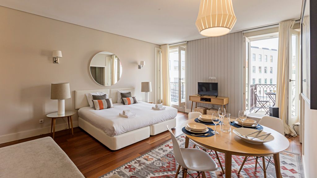 Palácio das Cardosas Studio by LovelyStay