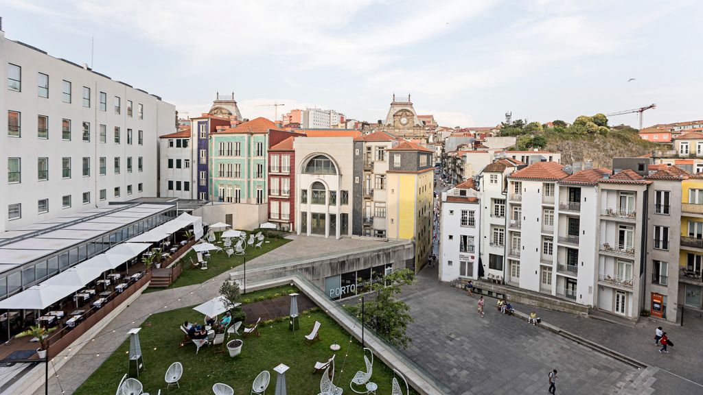 Palácio das Cardosas Studio by LovelyStay