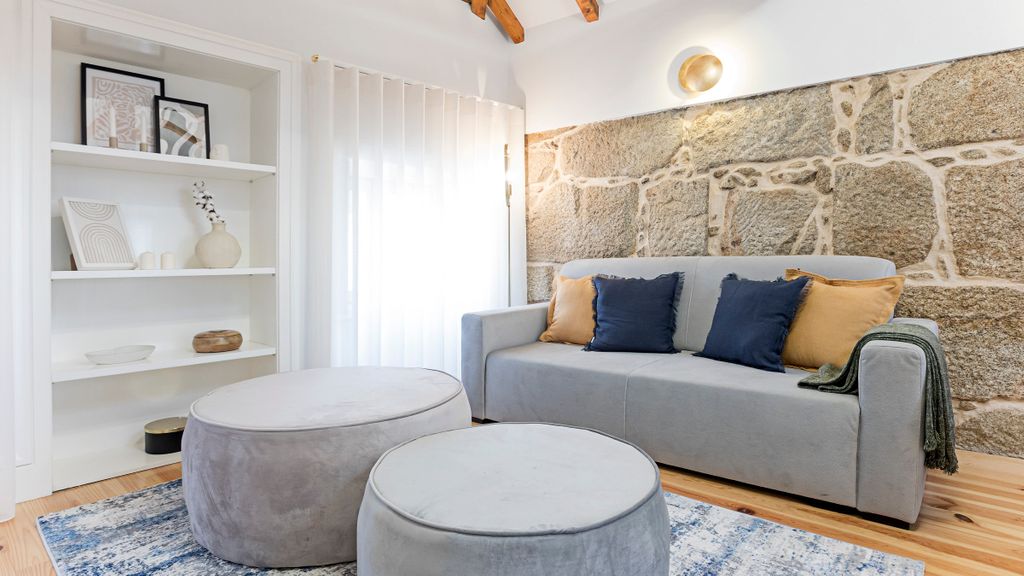 Modern Cativo Apartment by LovelyStay