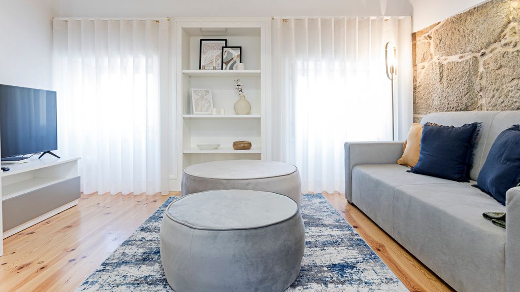 Modern Cativo Apartment by LovelyStay