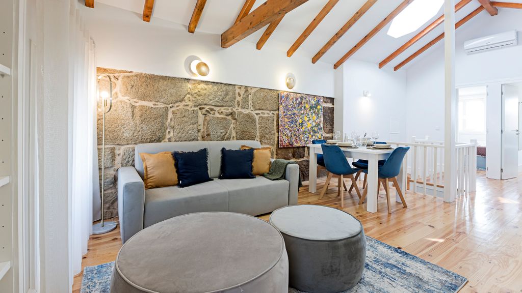 Modern Cativo Apartment by LovelyStay
