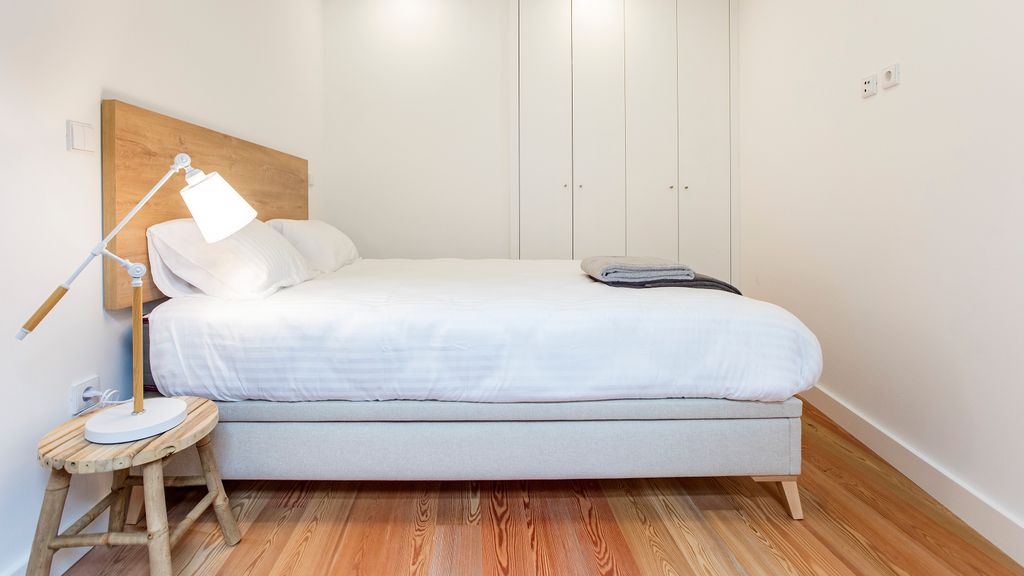 Downtown Wonder Flat w/ AC by LovelyStay