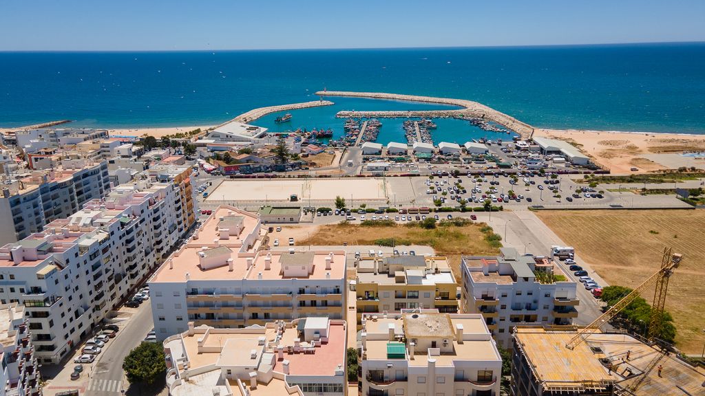 1 BDR Infante Flat in Quarteira by LovelyStay