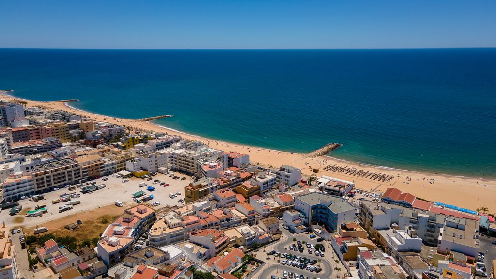 1 BDR Infante Flat in Quarteira by LovelyStay