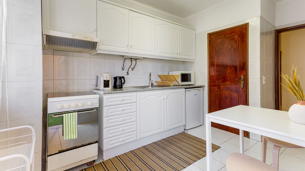 1 BDR Infante Flat in Quarteira by LovelyStay