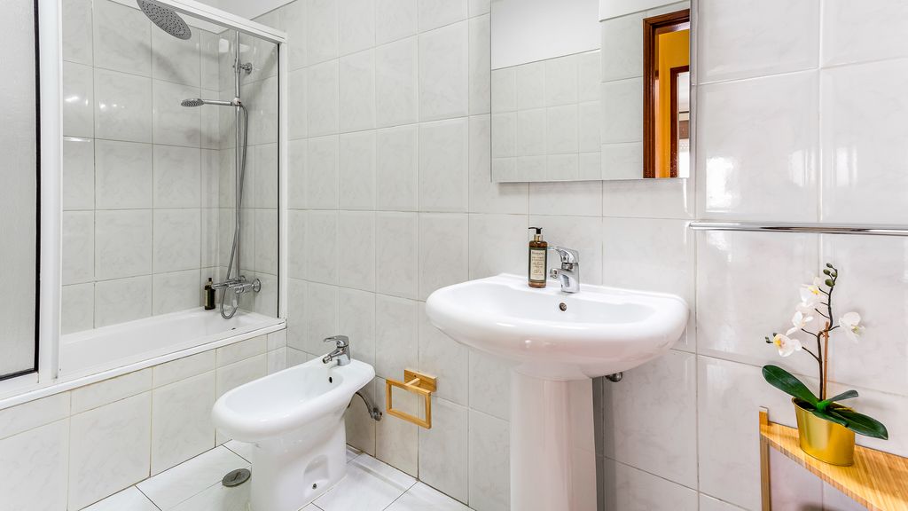 1 BDR Infante Flat in Quarteira by LovelyStay