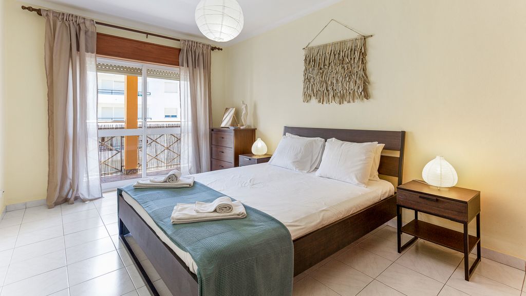 1 BDR Infante Flat in Quarteira by LovelyStay