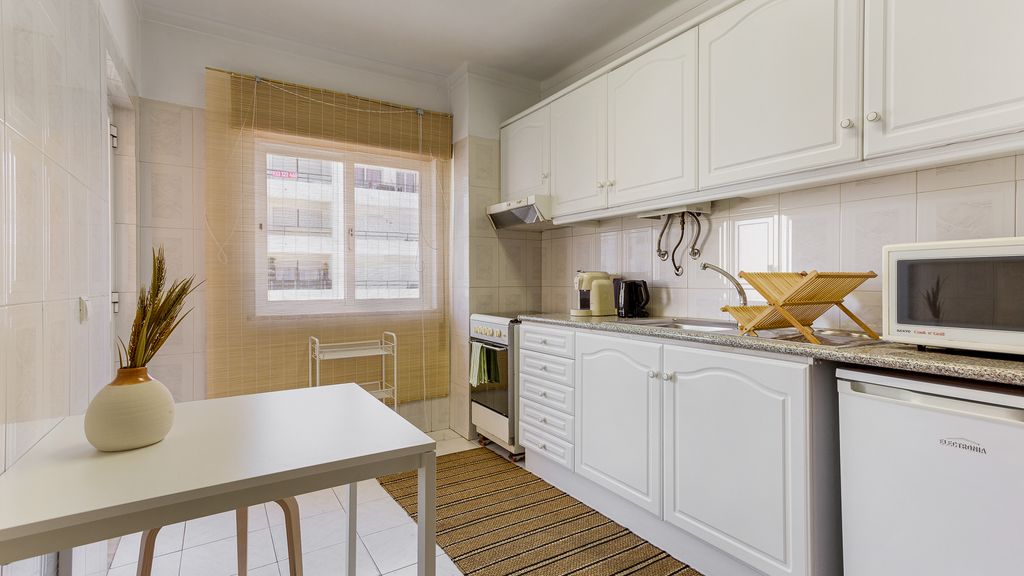 1 BDR Infante Flat in Quarteira by LovelyStay