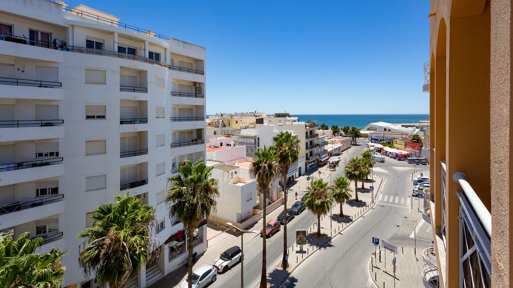 1 BDR Infante Flat in Quarteira by LovelyStay