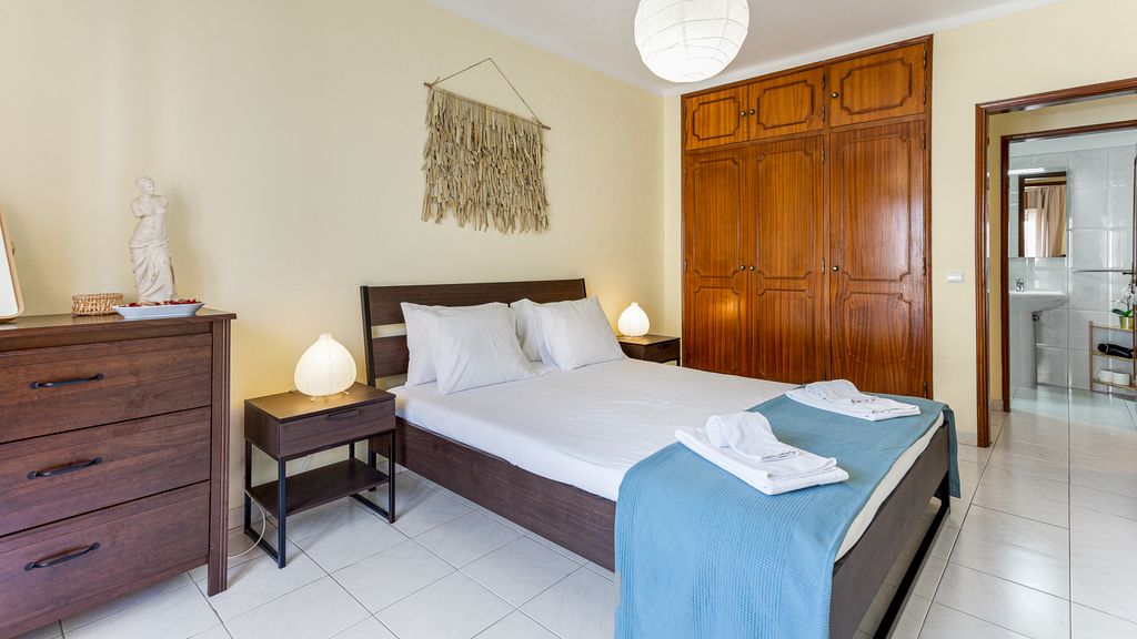 1 BDR Infante Flat in Quarteira by LovelyStay