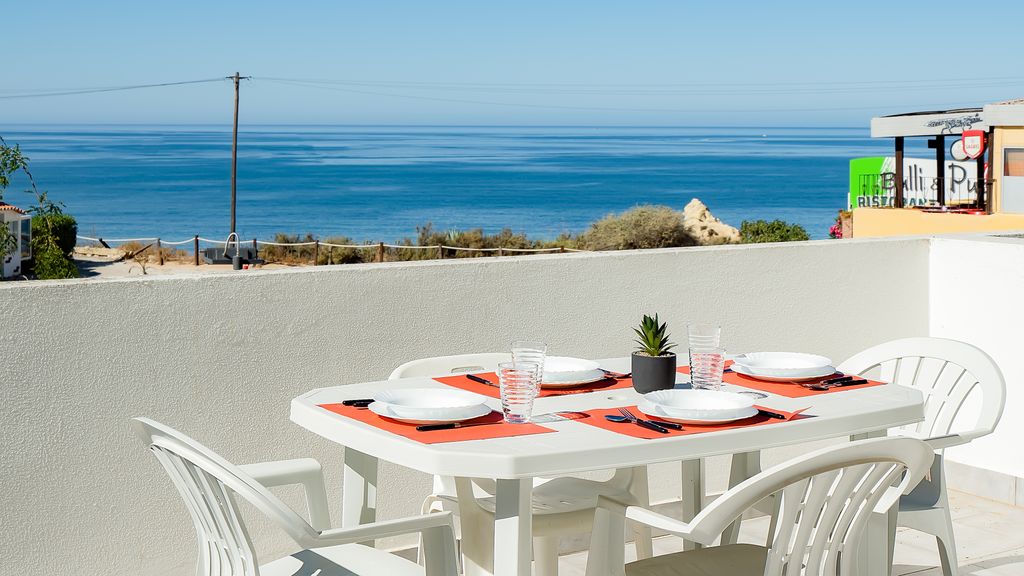 Praia da Rocha Wonder w/ Balcony by LovelyStay