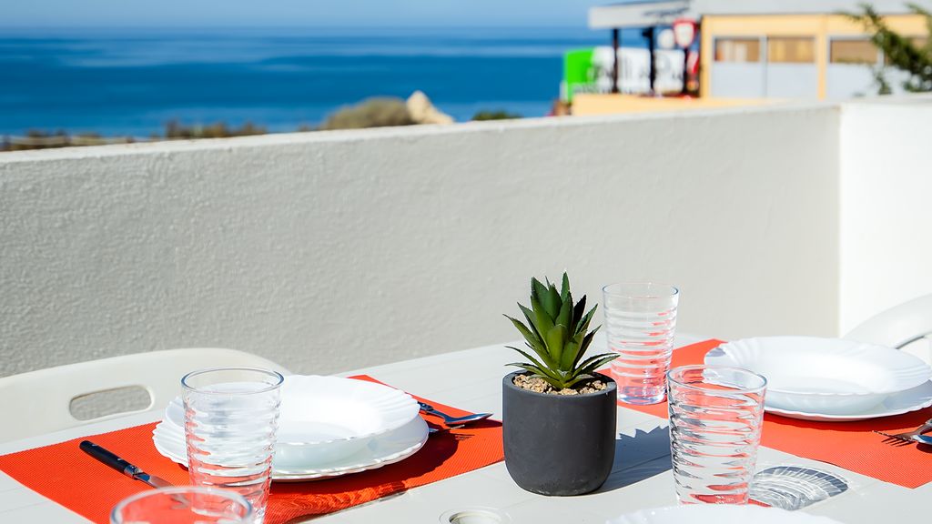 Praia da Rocha Wonder w/ Balcony by LovelyStay