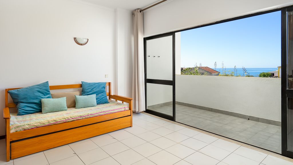 Praia da Rocha Wonder w/ Balcony by LovelyStay