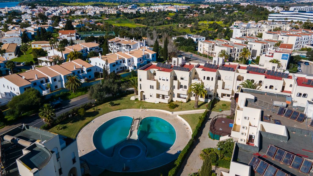 Quinta dos Arcos 2BR w/ AC & Pool by LovelyStay