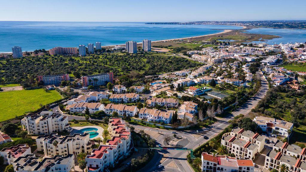 Quinta dos Arcos 2BR w/ AC & Pool by LovelyStay