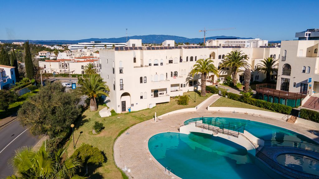 Quinta dos Arcos 2BR w/ AC & Pool by LovelyStay
