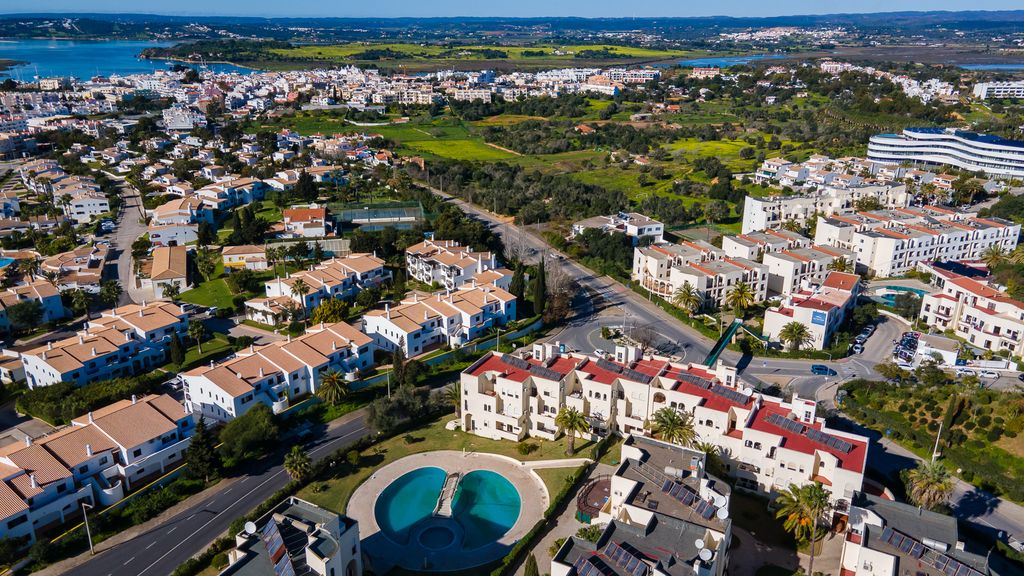 Quinta dos Arcos 2BR w/ AC & Pool by LovelyStay