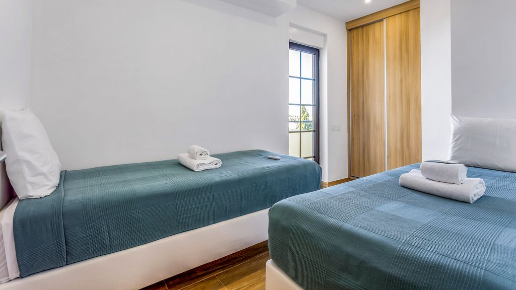 Quinta dos Arcos 2BR w/ AC & Pool by LovelyStay