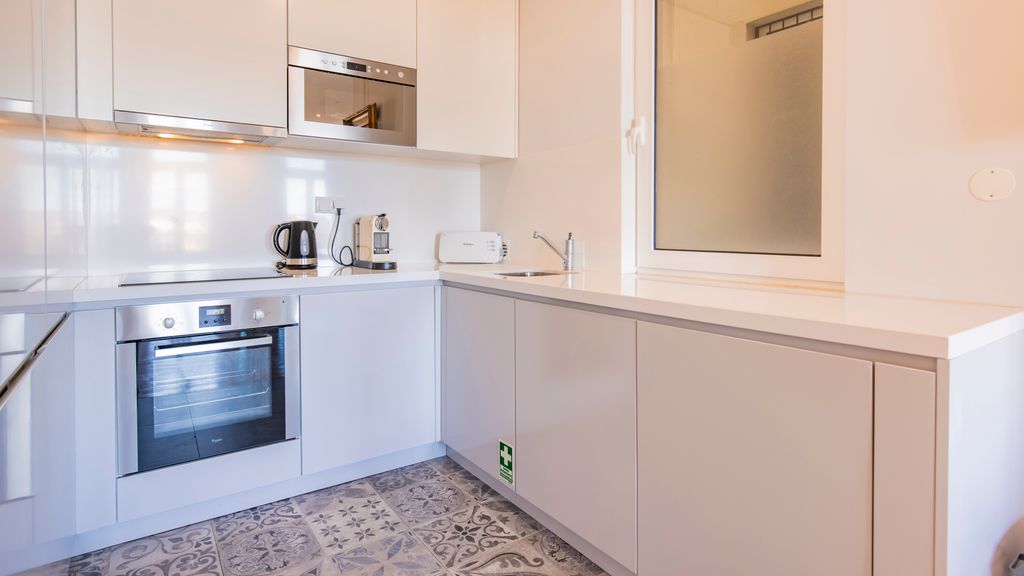 Castelo Design W/ Balcony & View by LovelyStay