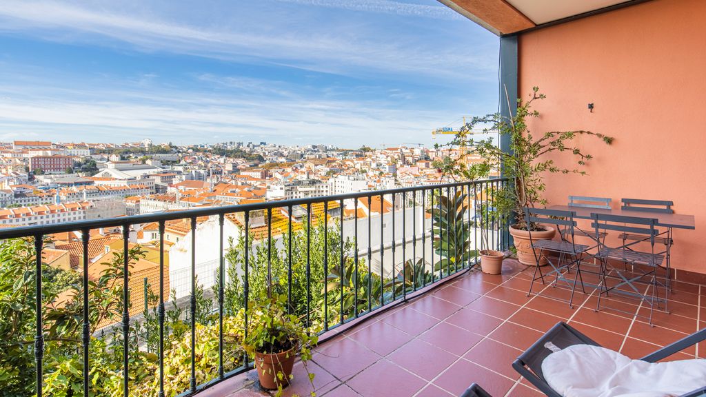 Castelo Design W/ Balcony & View by LovelyStay