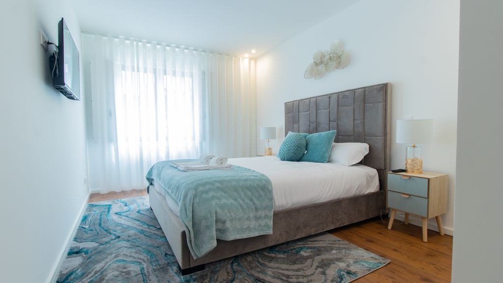 Stunning Apartment w/ Free Parking by LovelyStay