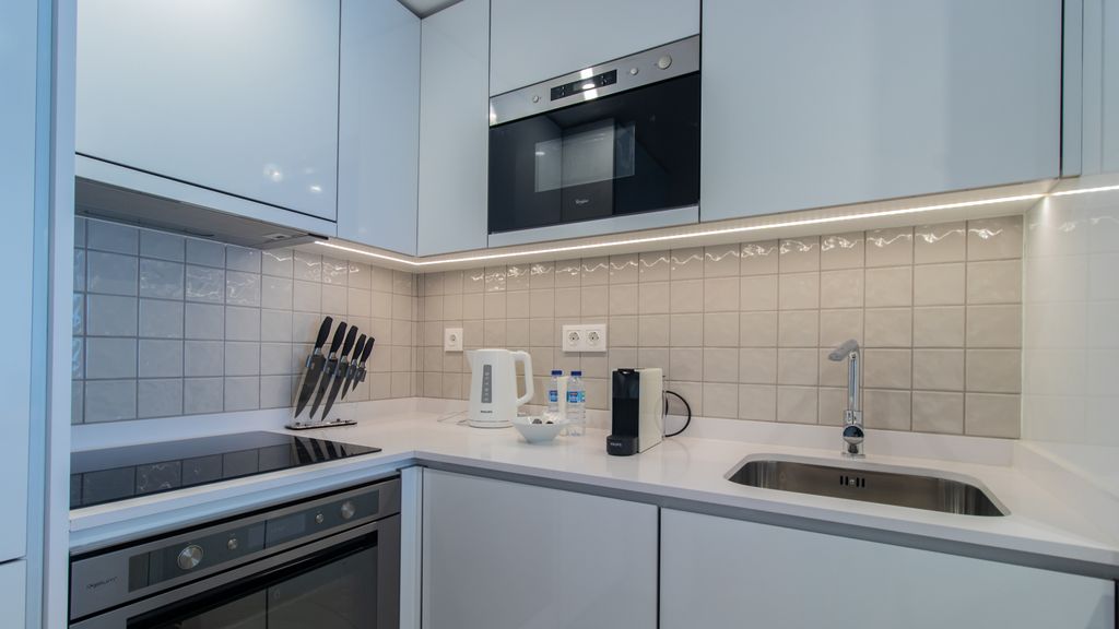 Stunning Apartment w/ Free Parking by LovelyStay