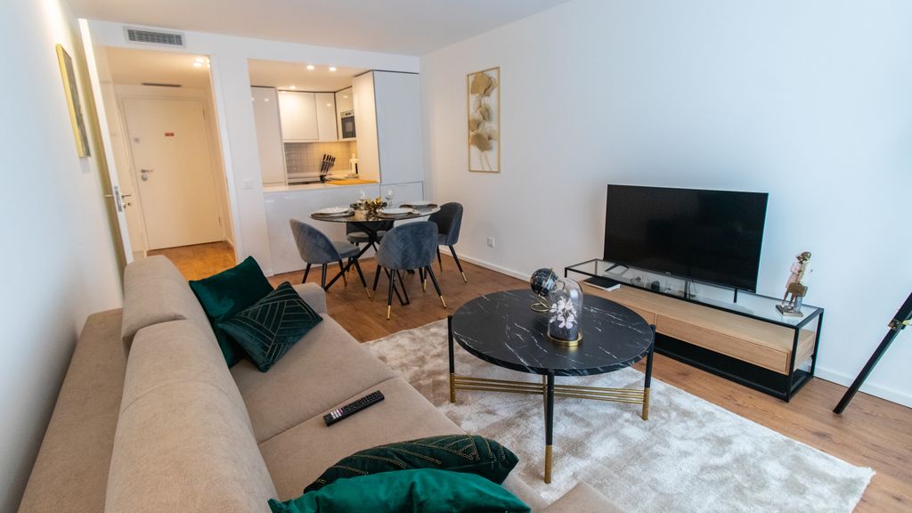 Stunning Apartment w/ Free Parking by LovelyStay