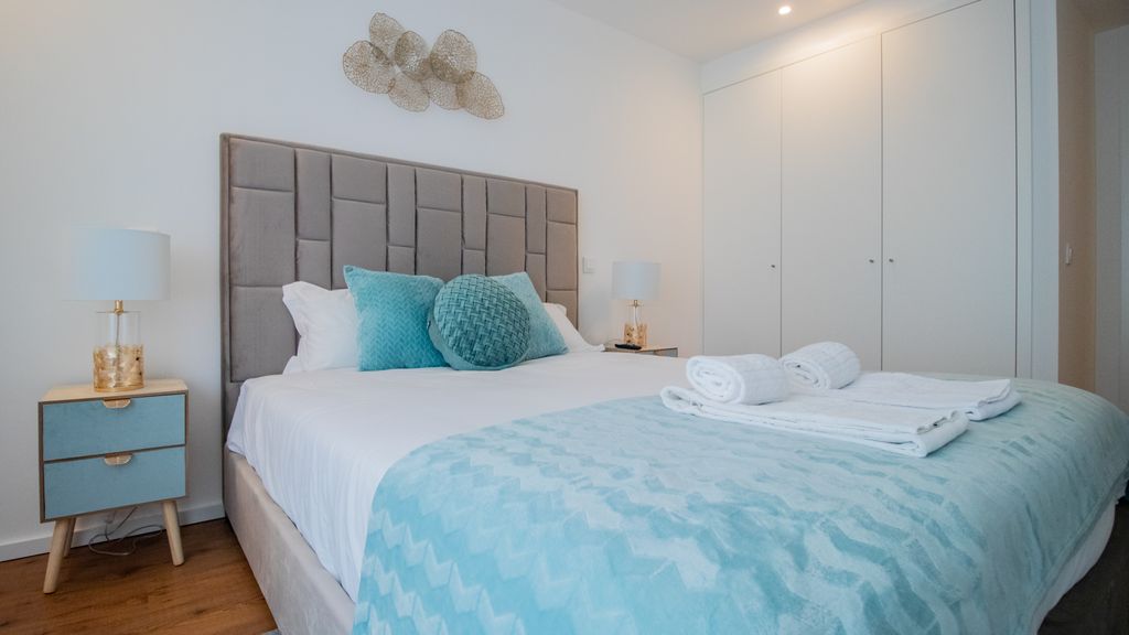 Stunning Apartment w/ Free Parking by LovelyStay