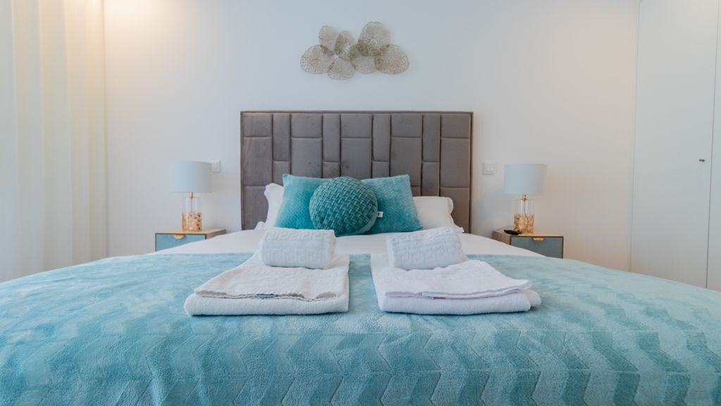 Stunning Apartment w/ Free Parking by LovelyStay
