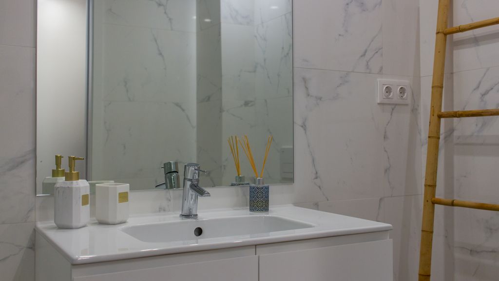 Stunning Apartment w/ Free Parking by LovelyStay