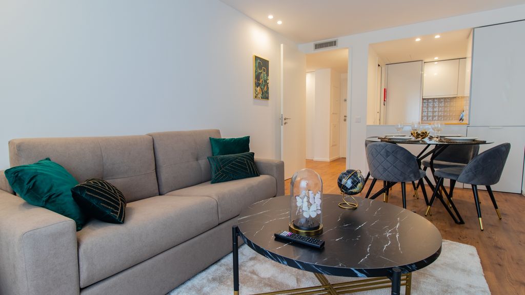 Stunning Apartment w/ Free Parking by LovelyStay
