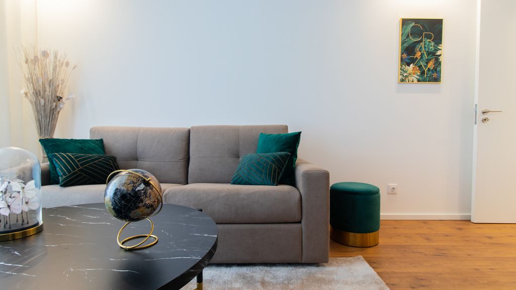 Stunning Apartment w/ Free Parking by LovelyStay