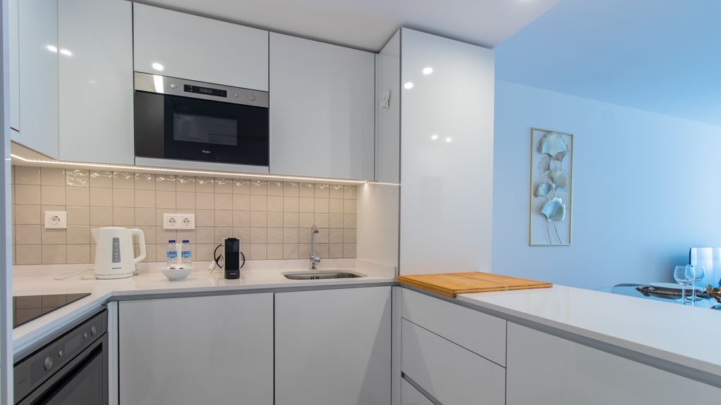 Stunning Apartment w/ Free Parking by LovelyStay