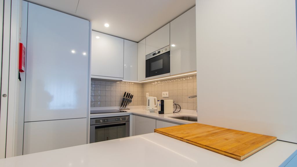 Stunning Apartment w/ Free Parking by LovelyStay