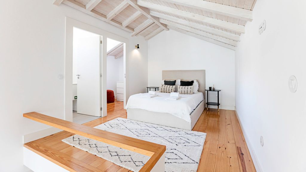 Bright & Central Studio by LovelyStay