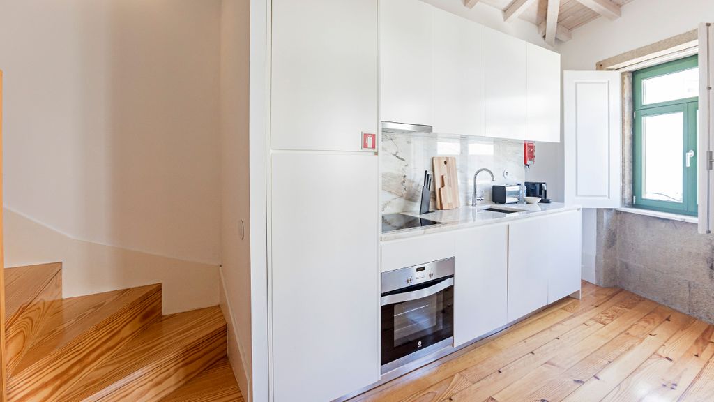 Bright & Central Studio by LovelyStay