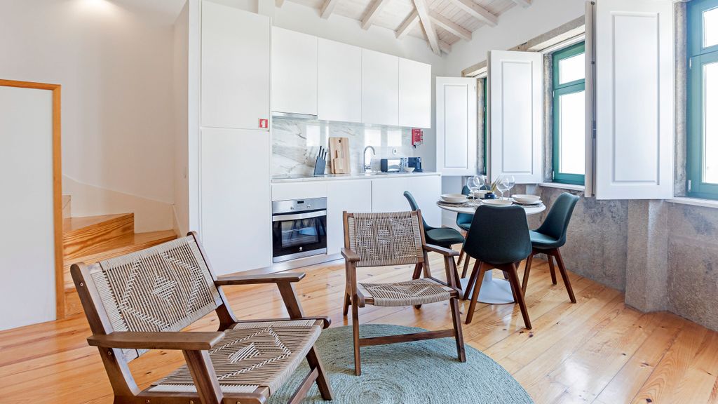 Bright & Central Studio by LovelyStay
