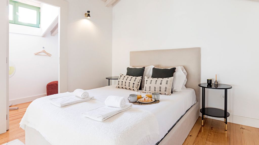 Bright & Central Studio by LovelyStay