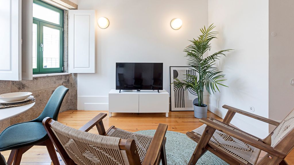 Bright & Central Studio by LovelyStay