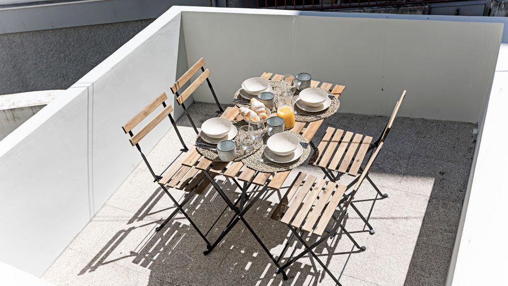Central 2BR Apartment w/ Patio by LovelyStay